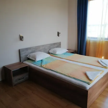 дом апостолови 3*
